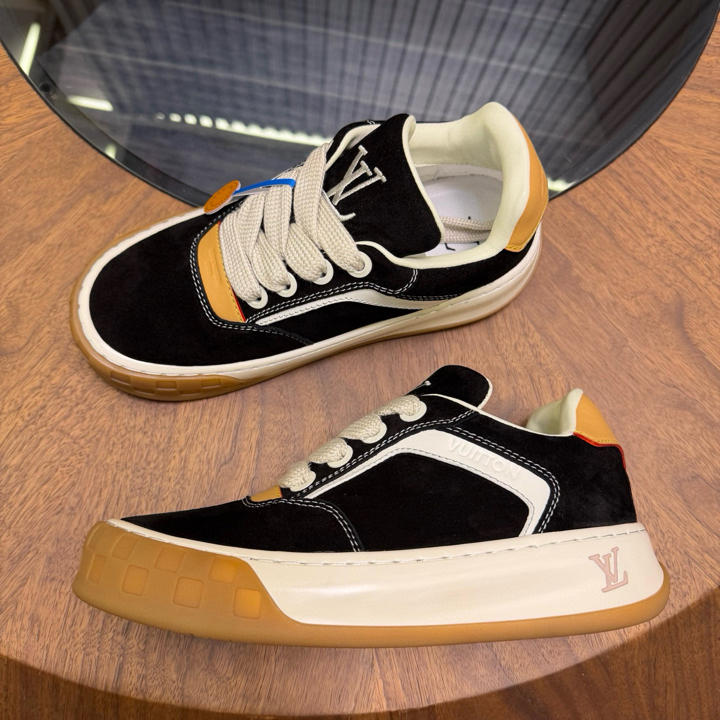 [LOUIS VUITTON] 루이비통 TILTED 틸티드 스니커즈 남녀공용