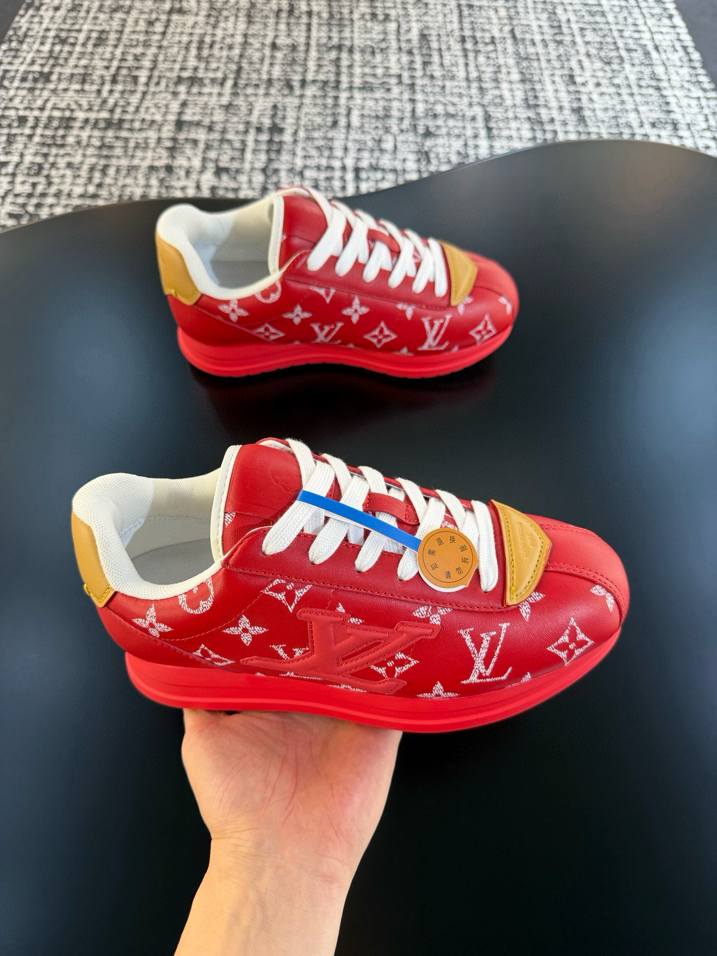 [LOUIS VUITTON] 루이비통 버터소프트 스니커즈 남성용