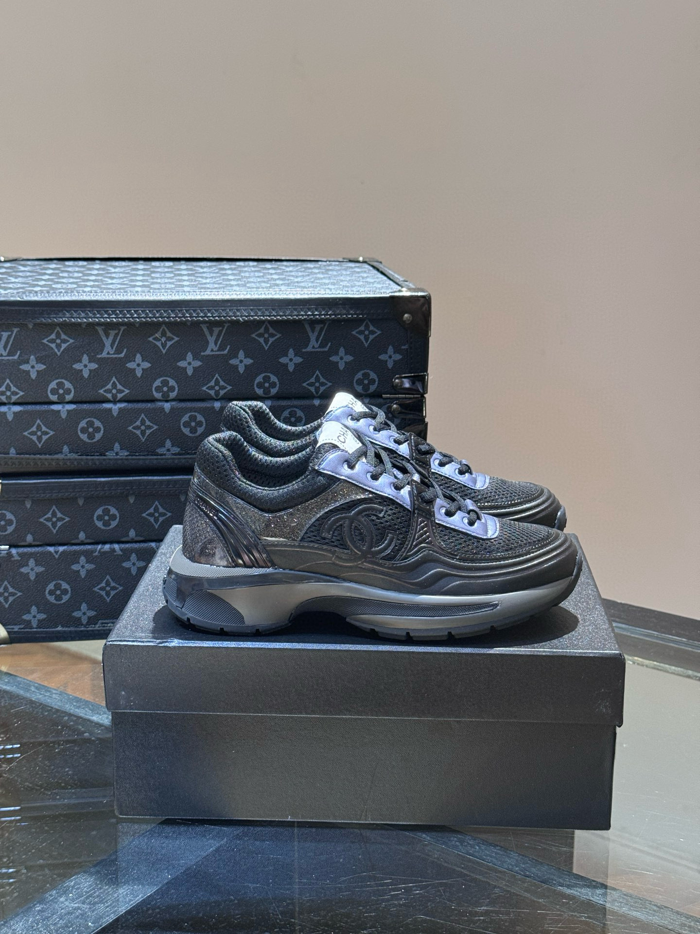 [CHANEL] 샤넬 크루즈 스니커즈 남녀공용