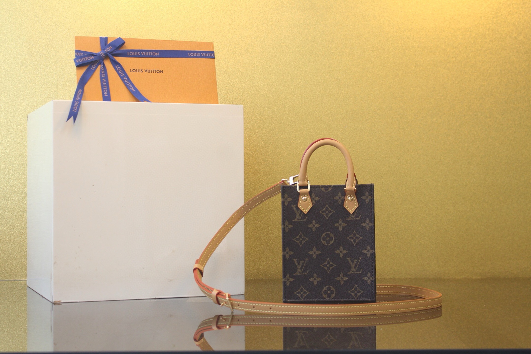 [LOUIS VUITTON] 루이비통 쁘띠삭 플라 모노그램 M81295