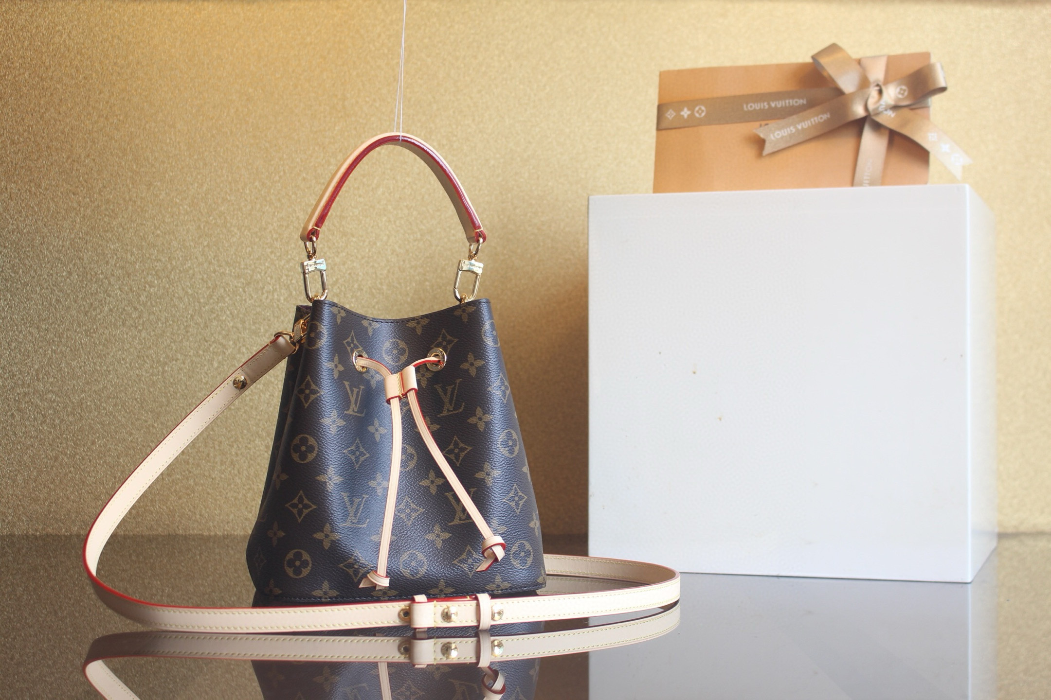 [LOUIS VUITTON] 루이비통 숄더백 네오노에 BB 모노그램 M46581