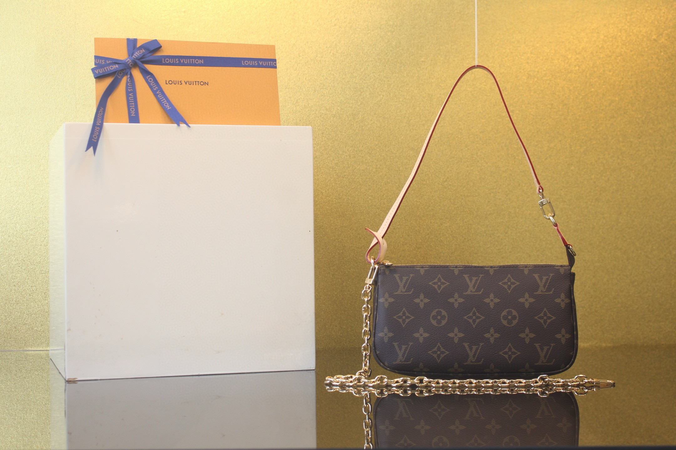 [LOUIS VUITTON] 루이비통 미니백 포쉐트 악세수아 모노그램 M82766