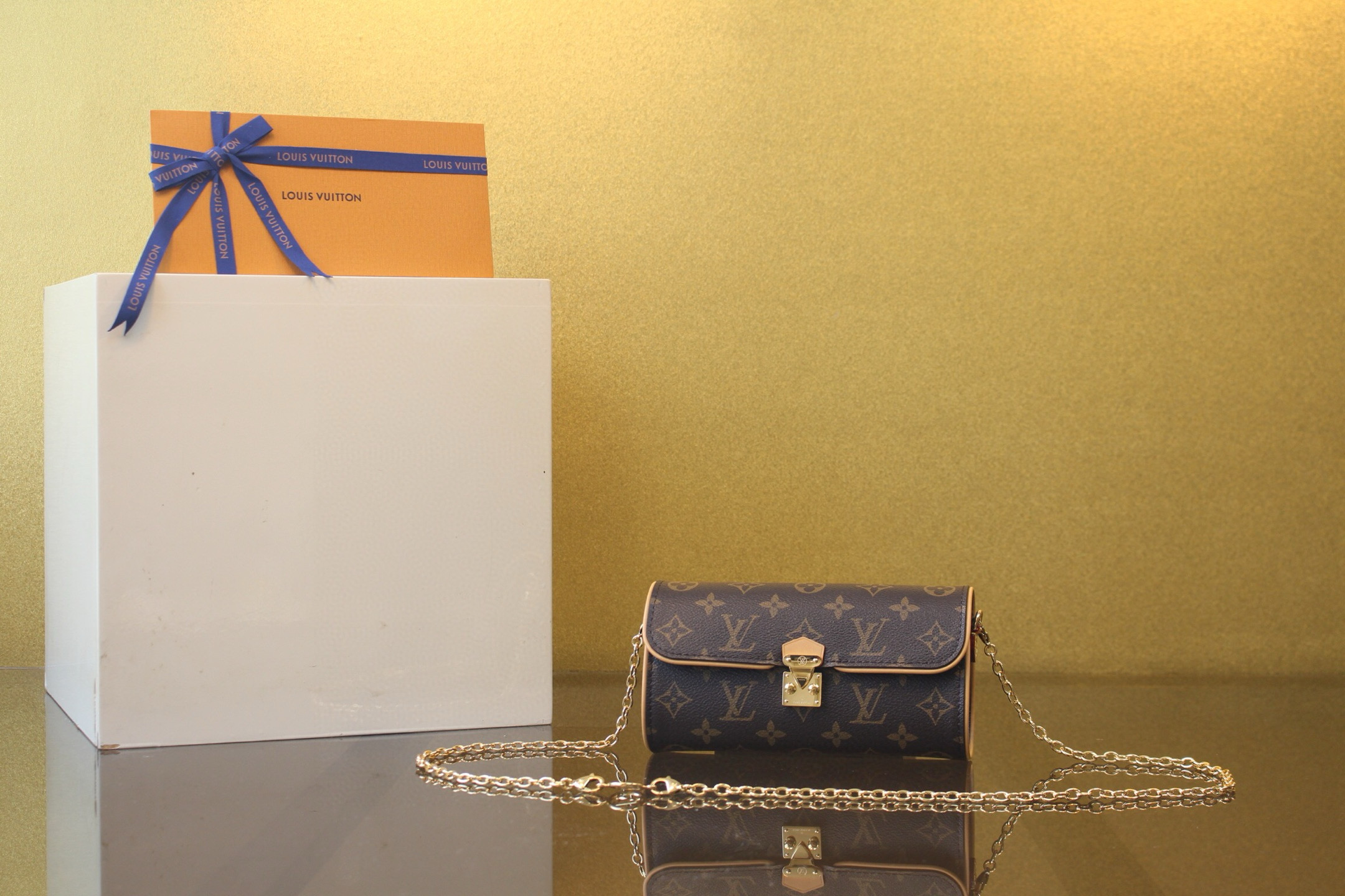 [LOUIS VUITTON] 루이비통 미니백 포쉐트 카미유 모노그램 M13566