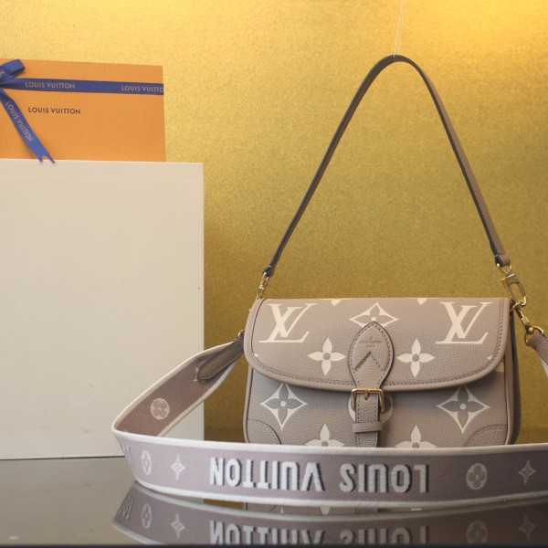 [LOUIS VUITTON] 루이비통 다이앤 바이컬러 앙프렝뜨 크렘 M46583