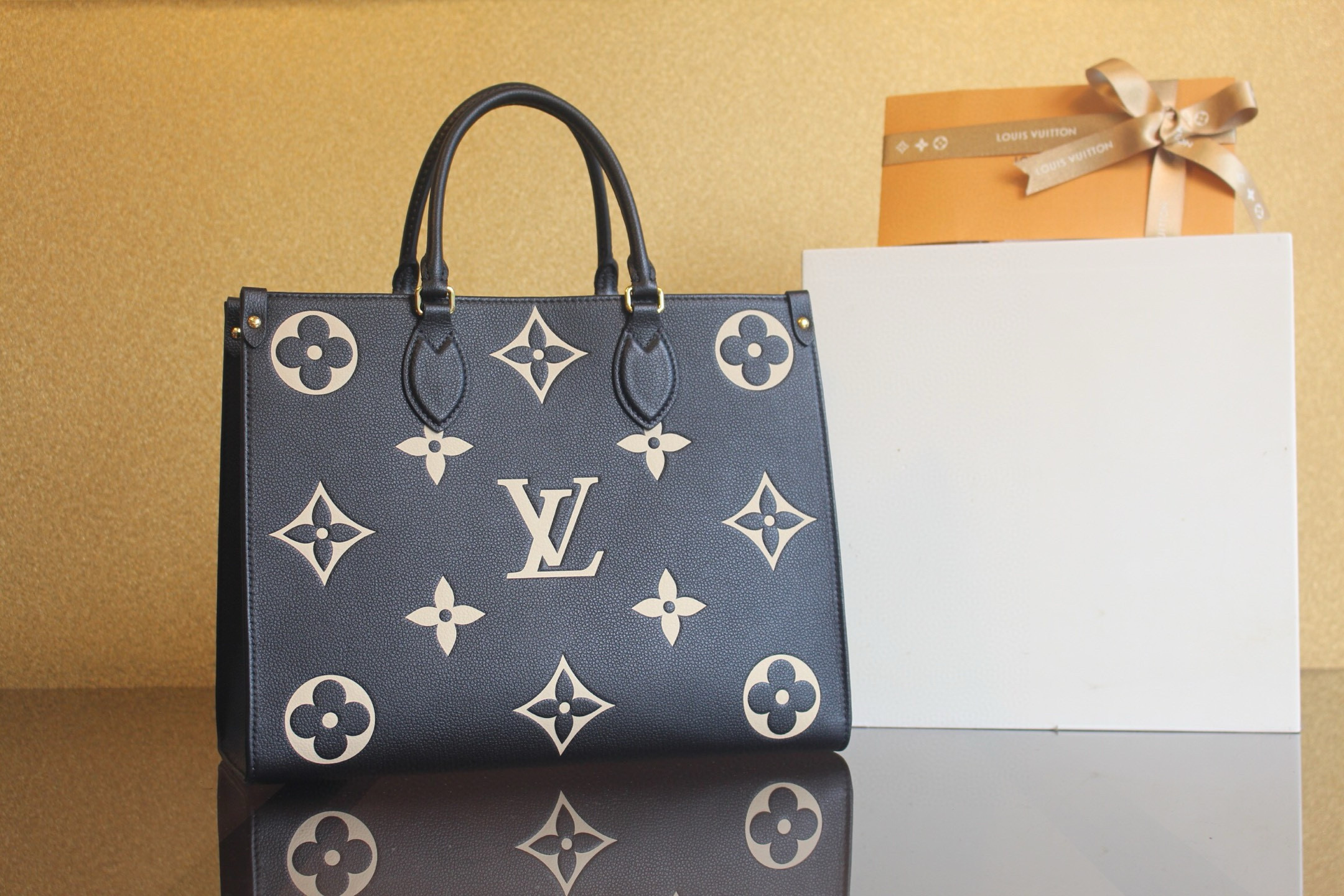 [LOUIS VUITTON] 루이비통 온더고 MM M45495