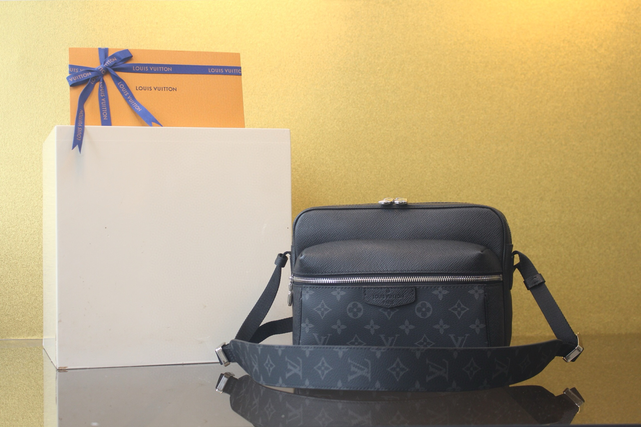 [LOUIS VUITTON] 루이비통 메신저백 크로스백 아웃도어 블랙 M30233