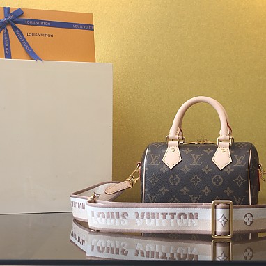 [LOUIS VUITTON] 루이비통 스피디 반둘리에 20 모노그램 베이지 M46222