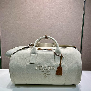 [PRADA] 프라다 엠보스드 로고 더플 백 2VC051