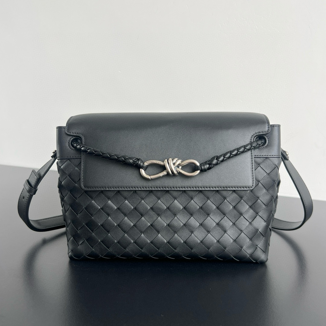 [BOTTEGA VENETA] 보테가베네타 스몰 안디아모 메신저백 815781