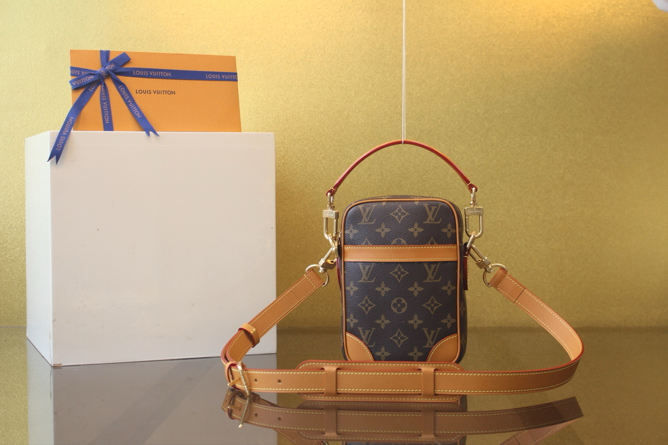 [LOUIS VUITTON] 루이비통 모노그램 다뉴브 크로스백 M14013