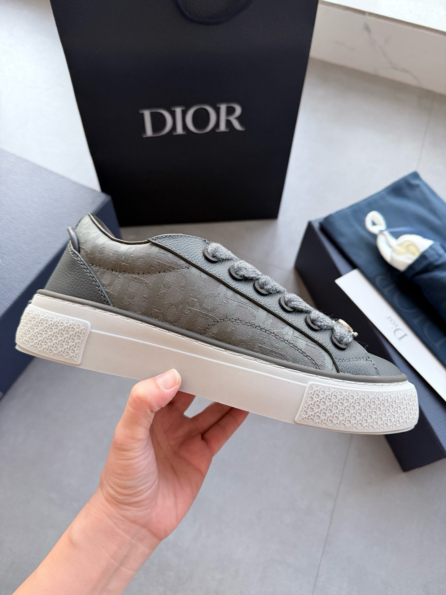 [DIOR] 디올 B33 스니커즈 남성용