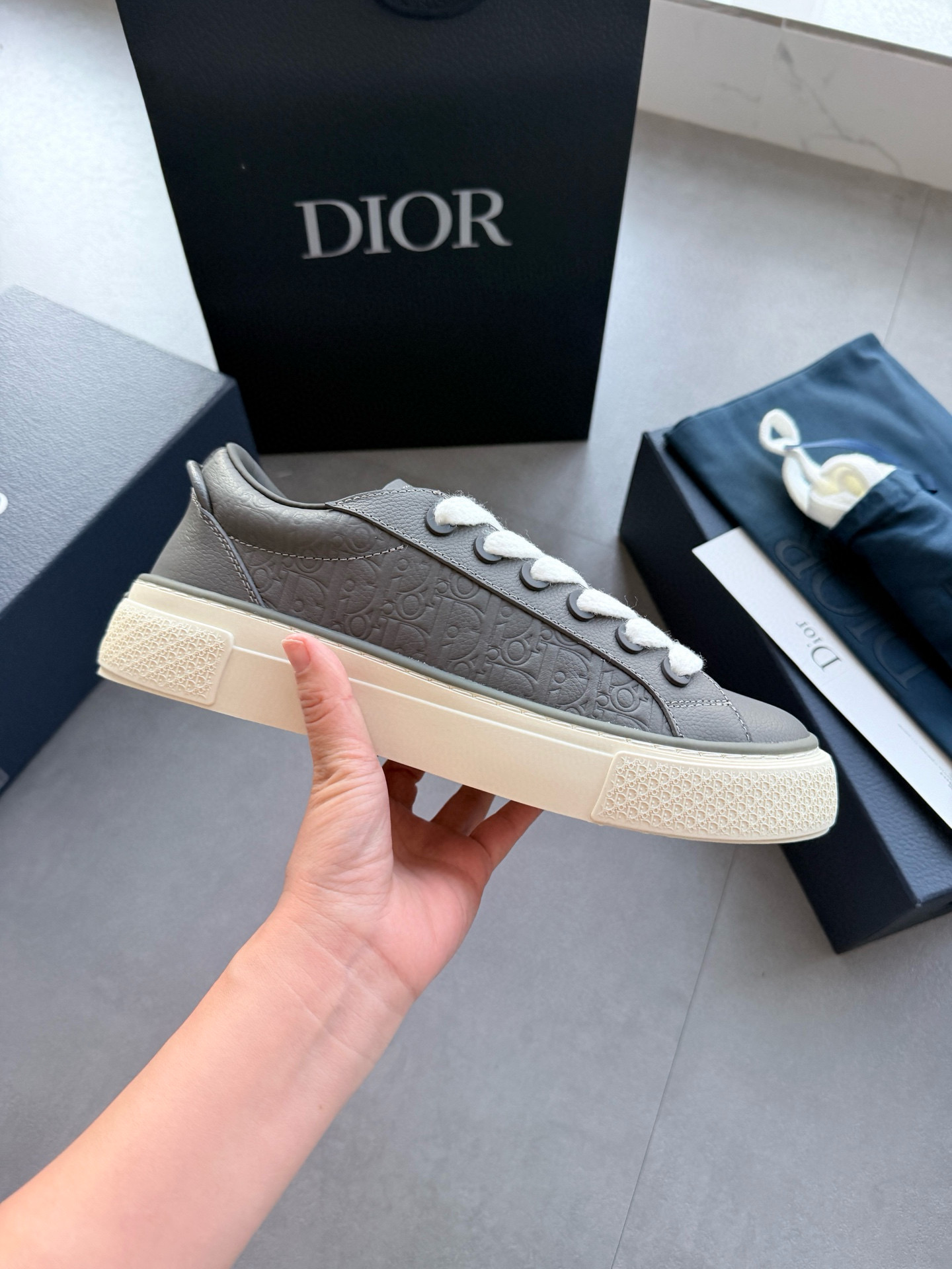 [DIOR] 디올 B33 스니커즈 남성용