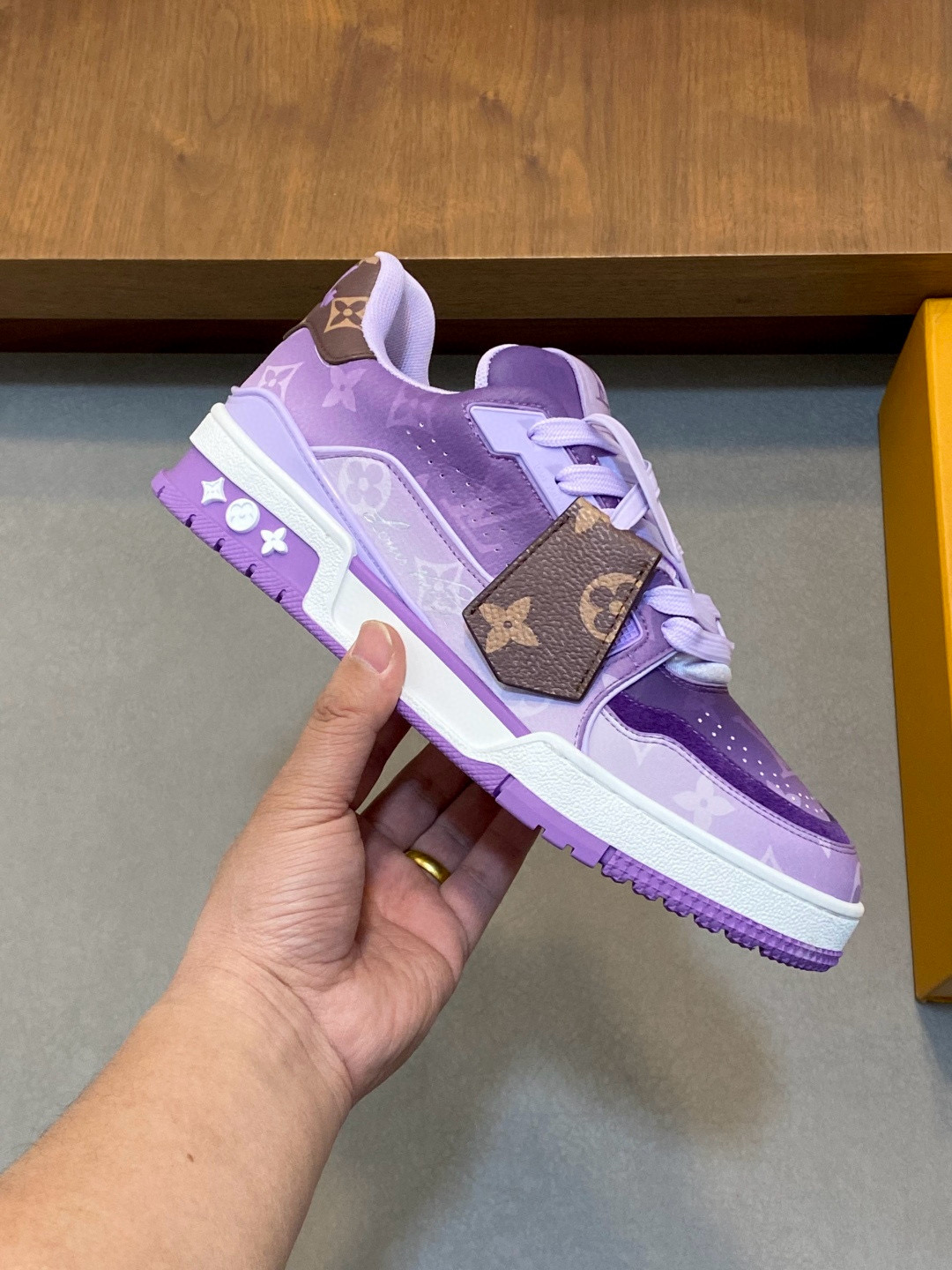 [LOUIS VUITTON] 루이비통 LV 트레이너 스니커즈 남녀공용