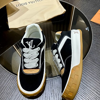 [LOUIS VUITTON] 루이비통 틸티드 스니커즈 남성용