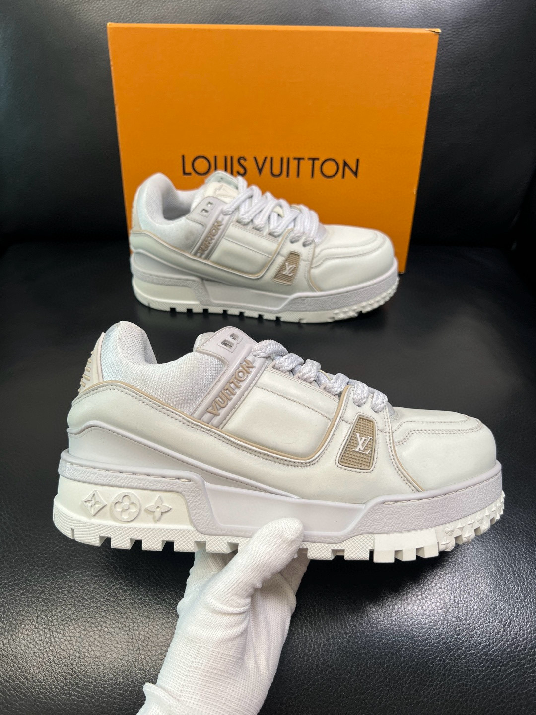 [LOUIS VUITTON] 루이비통 LV 트레이너 맥시 스니커즈 남녀공용