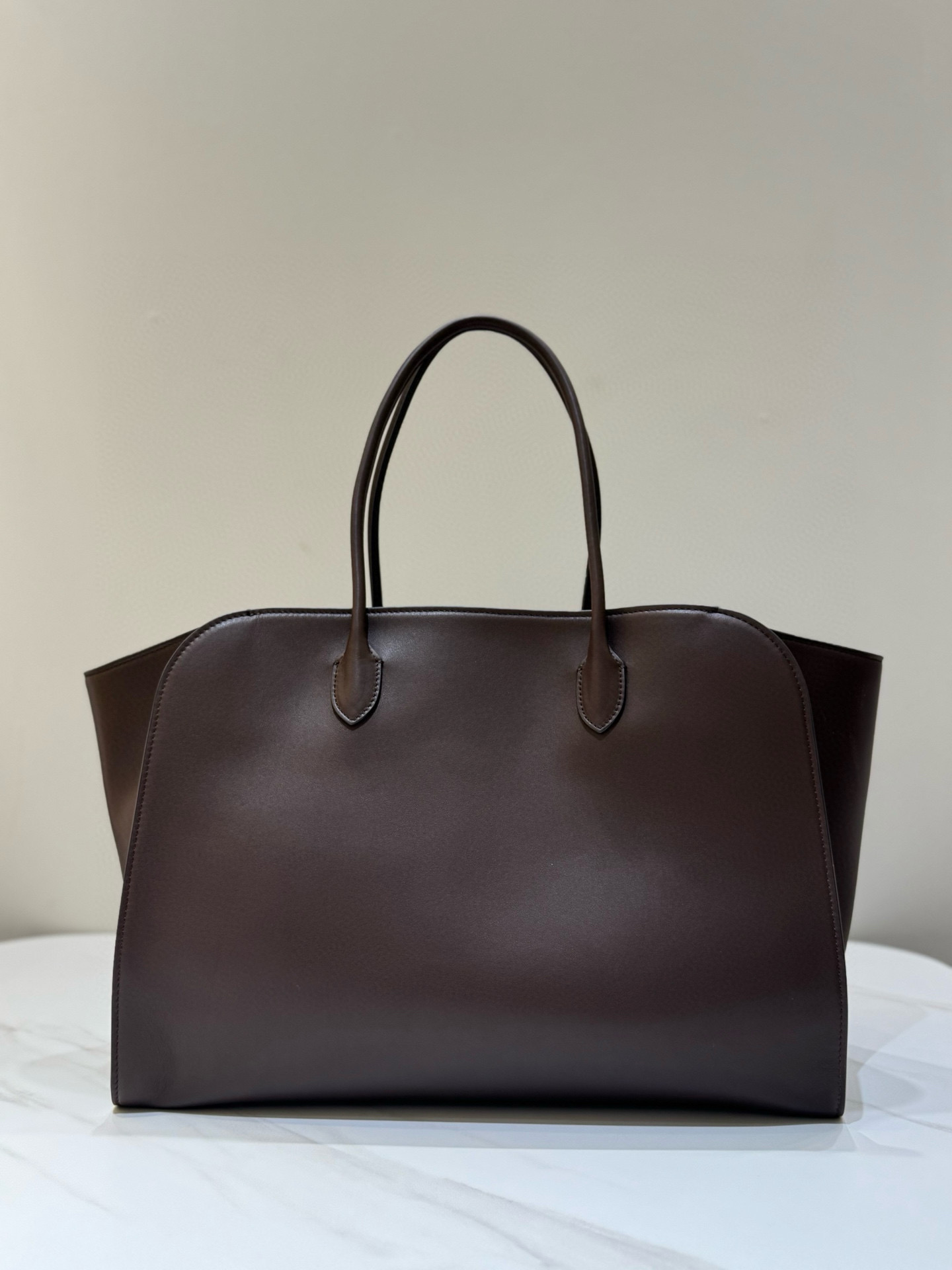 [The Row] 더로우 MARLO 말로백 17 딥브라운 레더 토트백 남녀공용